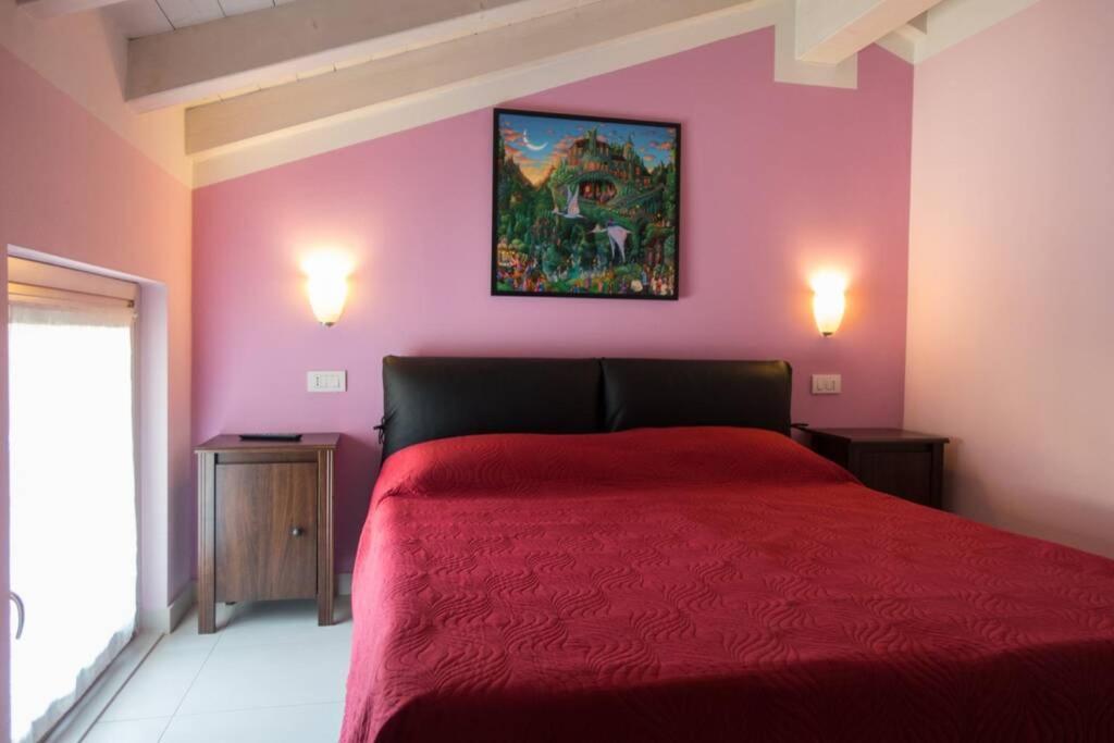 Apartment Viole, Cozy Attic Set In The Old Town Next To The Lake Arona Exterior photo